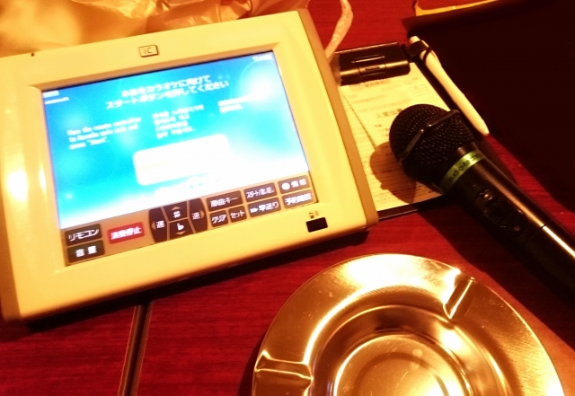 カラオケでものまねのコツ 意外と簡単なものまね公開